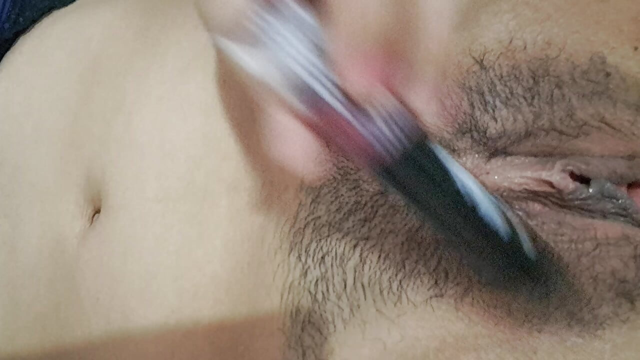 seninle sevişmek ve ıslanmak istiyorum seni vajinamla sıkmak