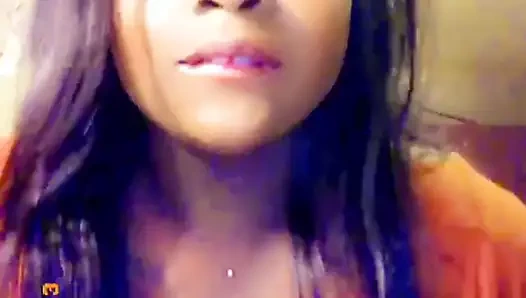 Muhteşem göğüsler ile muhteşem abanoz