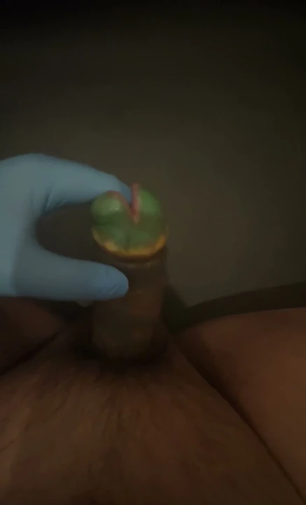 Dövmeli sik, yeni modifiye edilmiş dövmeli sik, idrar deliği, genital dövme