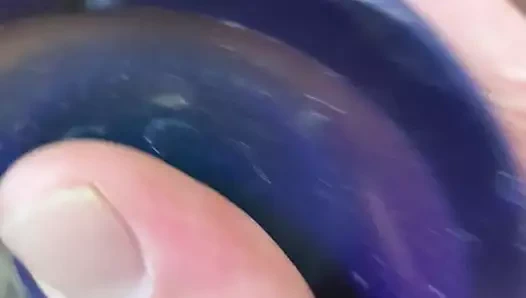 Bir yapay penis ile oynamak. kamyon seks