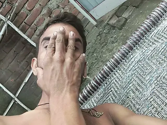 Video Desi boy from the village make a block and upload it and show love and support in the block
