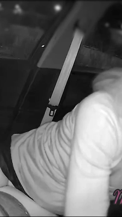 Karımı halka açık otoparkta dogging ve gece görüş kamerasında bir yabancıyı mastürbasyon yapmak - misscreamy | Klip 3
