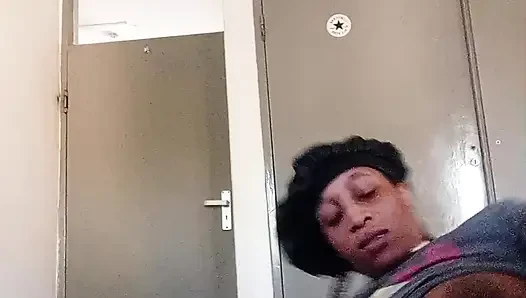 Dziewica z Zimbabwe gotowa do ślubu