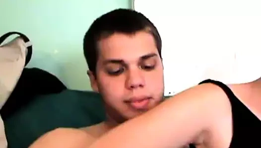 Genç sevimli bebek doggystyle becerdin içinde ırklararası üçlü