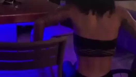 Bar taburesine seksi belden aşağısı felçli transfer