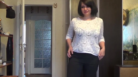 Soyunuyor ve amımı vahşi sikiş mashine joi ile sikiyorum