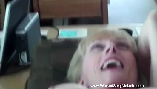 Üvey anne dölleniyor