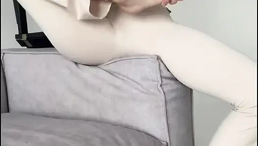 Seksi ateşli götlü yoga uzun bacaklar