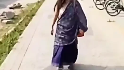 ben yolda yürürken