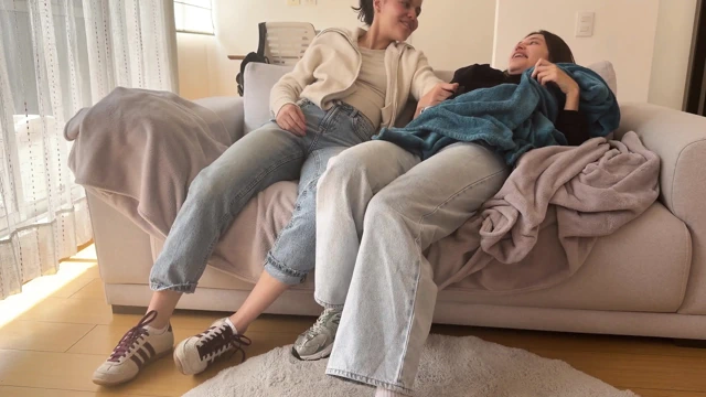 Eşim romantik lezbiyen seksin nasıl yapılacağını hatırlıyor