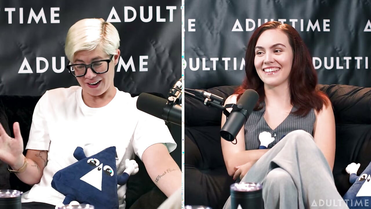 Freya Parker orta yaşlı seksi kadının alnında dövmeli istiyor! Bunu tercih eder misiniz, yetişkin zamanı podcast'i