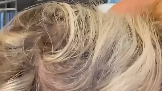 Büyükanne 62 yaşında, ateşli bir vücut geliştirmeci erkek arkadaş tarafından becerdin.