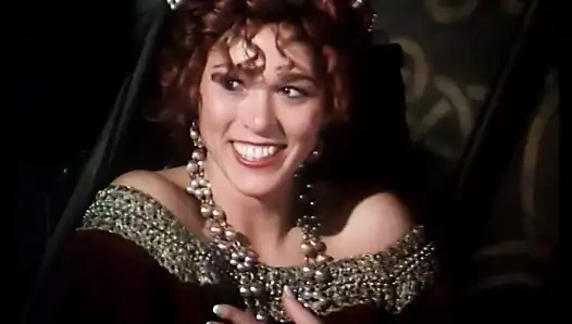 Harika sarışın bayan gür amcığını lordun danışmanı tarafından sertçe sikiyor