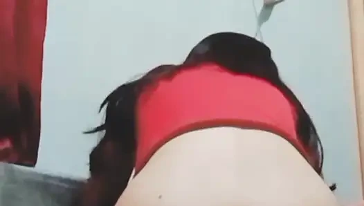 Erkek arkadaşım tıraşlı sakso çekme fikrine takıntılı ve ona aşık.