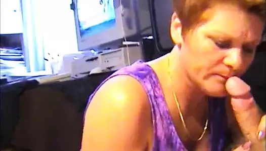 İsveçli (svensk) büyükanne svensk gubbe tarafından ziyaret edildi