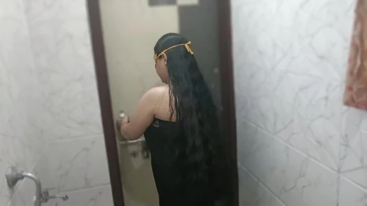 Hintli evli kadın oral seks + domaltmalı chudai ve yüzüne boşalma