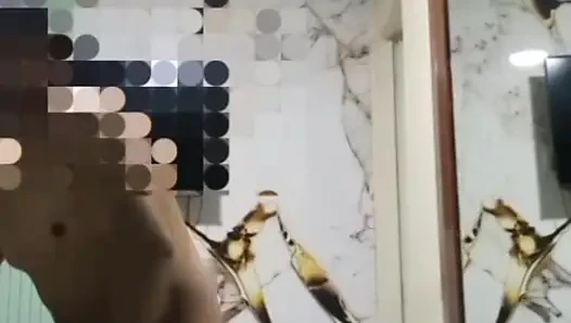 Eski sevgilimin en iyi arkadaşı beni ziyarete geldi ve ikinci bölümü çekiyoruz