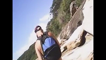 Nat sahile kadar güzel bir eşek takip ediyor