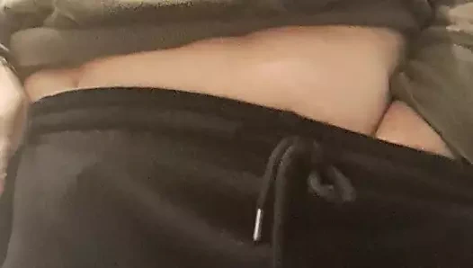 Üvey anne banyoda klitorisini ve ateşli vajinasını titreştiriyor