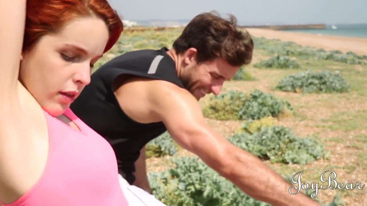 Joybear şehvetli doğal kızıl saçlı bebek alır o içinde büyük