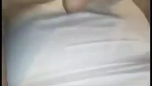 Esposa puta en un trio mientras marido los graba