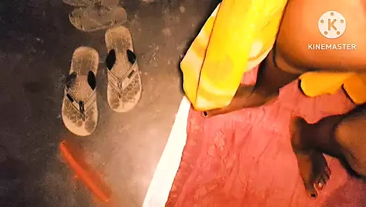Rekha yenge geceleri kocası tarafından sikiliyor.