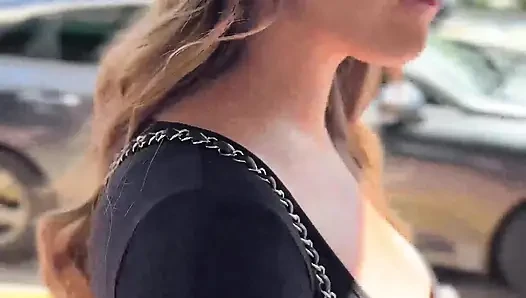 Sienna Grace yaramaz tarafını gösteriyor