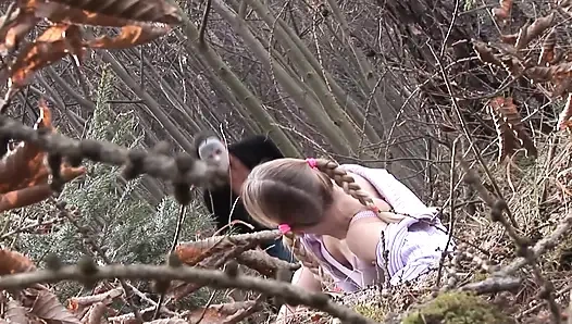 Dev sperm 4 minyon genç kız birçok şekilde sikiliyor