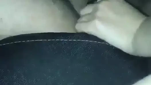 Turk sevgili arabada sakso cektikten kucaginda zipliyor