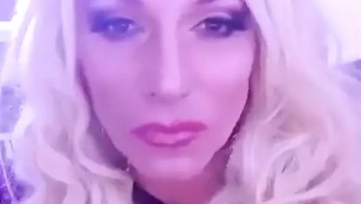 tatlı kıçlı sarışın