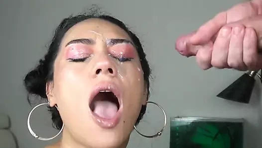 Latin kadının yüzüne boşalma