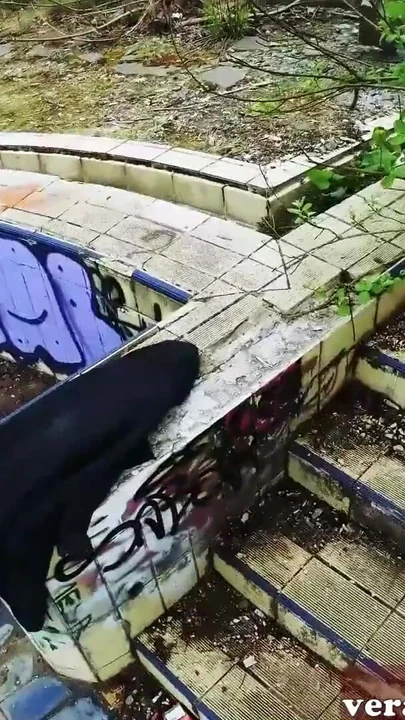 Обязательный для просмотра момент от "Камера - татуированную немецкую анальную шлюшку сняли на публике, в видео от первого лица"