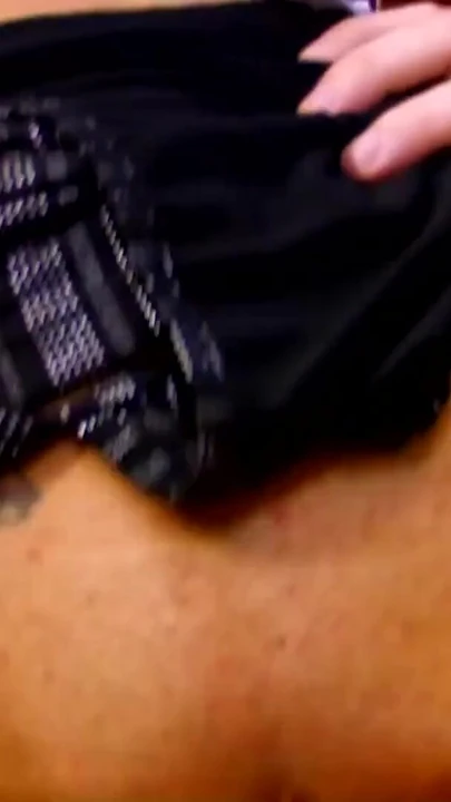 "Sarışın kahya mutfakta gırtlağına kadar alıyor ve domalarak sikiliyor" den önemli an