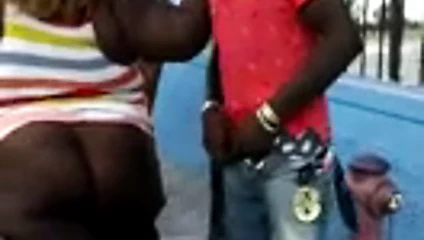 Pute baisee dans la rue