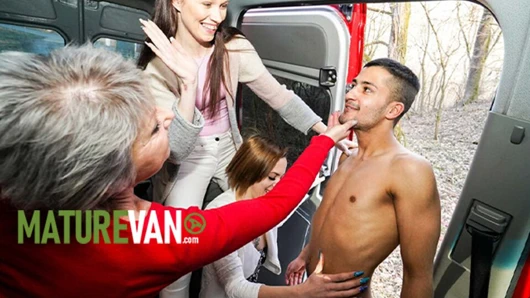 Aile üvey anne ilgilenir