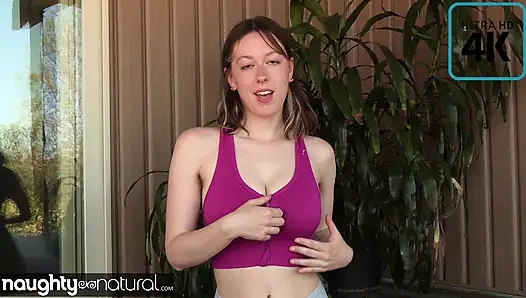 Naughtynatural - kıllı amcık yogası yapan kız büyük gözleri çıplak esnetiyor ve tek başına oynuyor