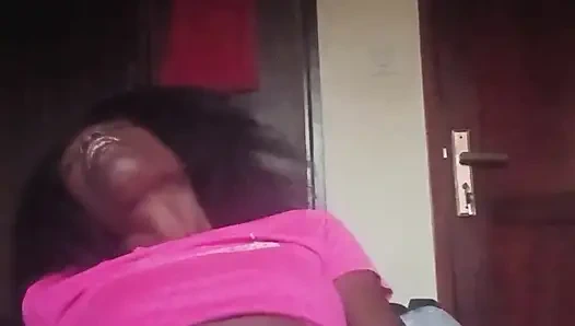 Çok azgının iyi hissetmek için orgazmlara ihtiyacı vardı