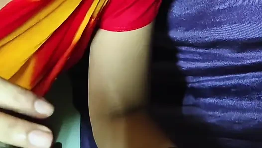 Iske Komal Honth Mere Lund Ko Chat Rhi H