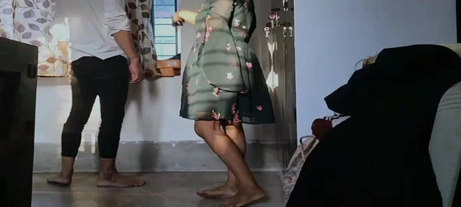 Hintli köylü öğrencilerin sınıf arkadaşlarıyla bir şansı var