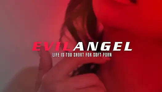 Evil angel - İspanyol hatun veronica leal dağlarda vahşi ve tutkulu göt sikişi yapıyor