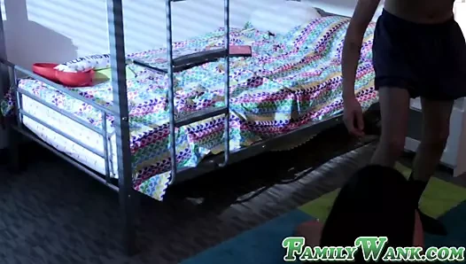 Sıska delisi violet yağmur binicilik stepbros büyük horoz içinde gizli