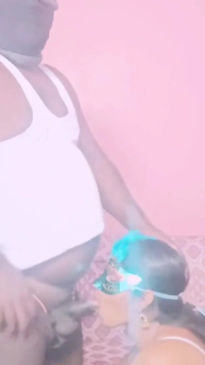 Hintli ev hanımı erkek arkadaşını sikiyor | Klip 1