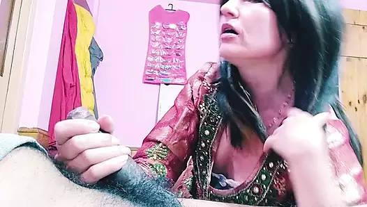 Tüm sözleri onun yarağıyla kayboldu