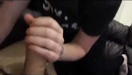 Amatör redhead verir oral seks için büyük şişman horoz ve yiyor boşalmak 3