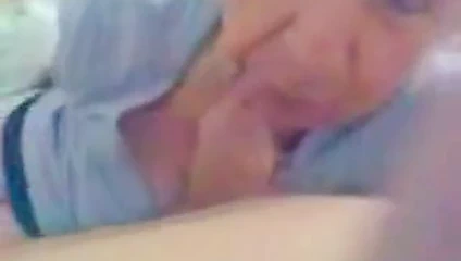 Alman anneanne verir bir oral seks