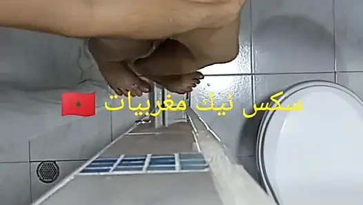 Горячий экшн в туалете