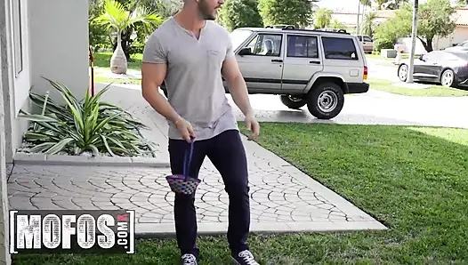 Mofos - minyon Alice Merches ve Sadie Hartz vahşi paskalya yumurtası maceralarından sonra açık havada yarağa biniyor