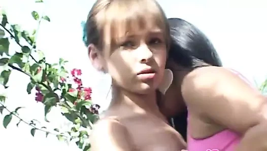 teen bebeğim selina gider lezbo