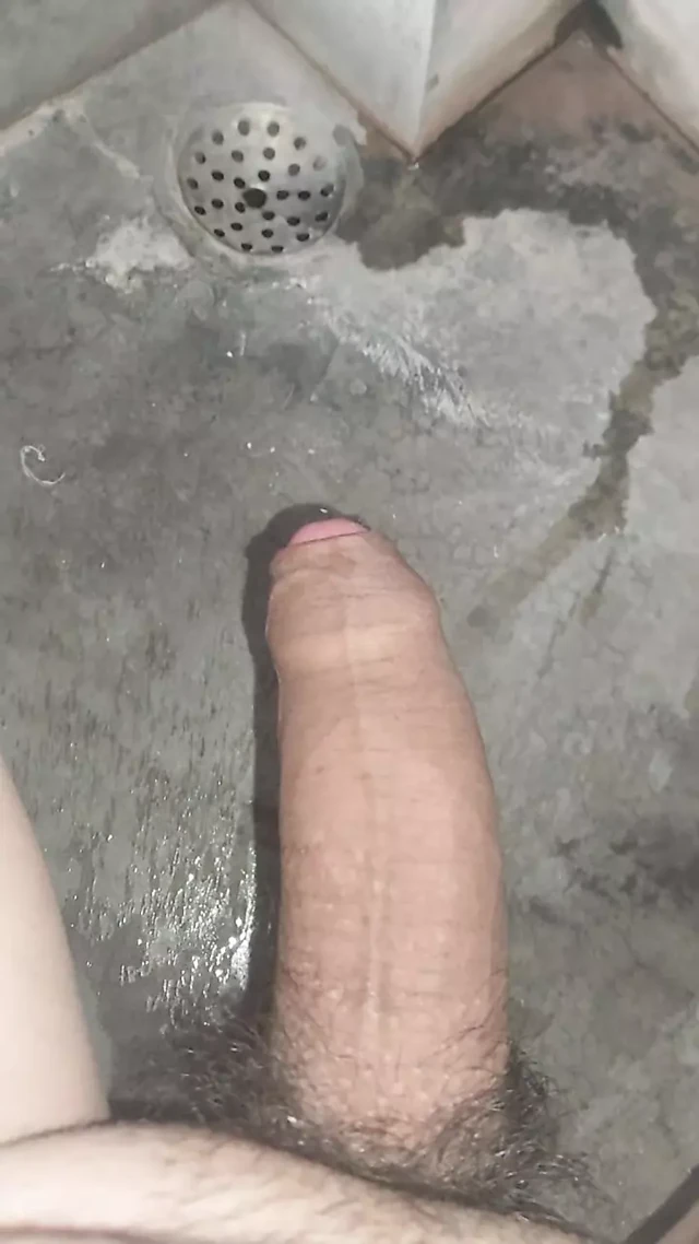Sert yarakla sert sikişin tadını çıkarıyorum 😉