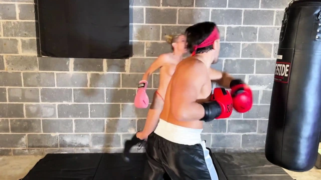 Lora sam boks yapıyor bölüm 2